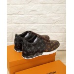 2026年2月21日入荷新作Louis Vuitton靴/スニーカー人気商品★/誕生日プレゼント/流行/高品質/JY工場