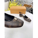 2026年2月21日入荷新作Louis Vuitton女性靴人気商品★/誕生日プレゼント/流行/高品質/JY工場Size:35-42