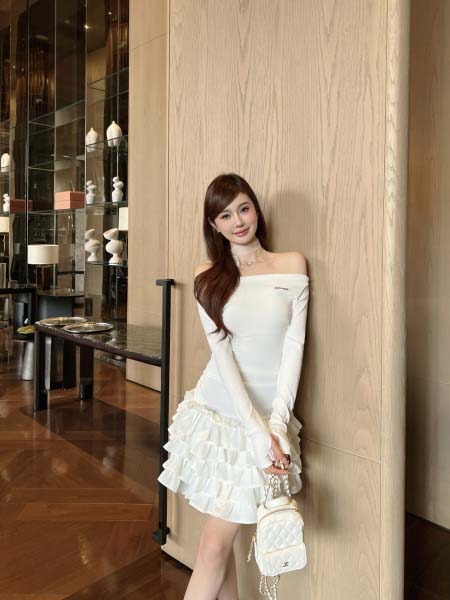 2026年2月26日入荷早春新作MiuMiuワンピースファッ...