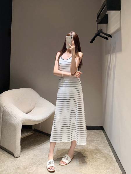 2026年3月9日入荷早春新作MIUMIU女性用ファッション/誕生日プレゼント/贈り物 can工場