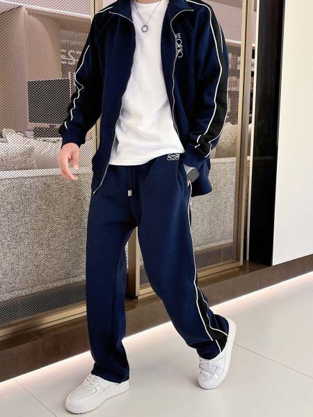 2026年3月25日入荷新作Loewe上下セット 超厳選★高級品/誕生日プレゼント/OM工場