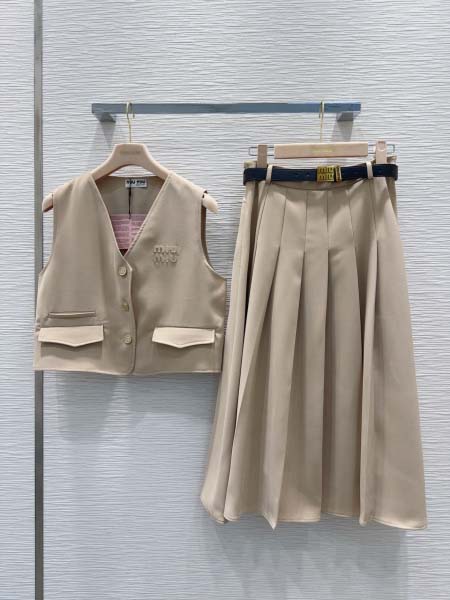 2026年3月6日入荷早春新作Miu Miuセットファッショ...