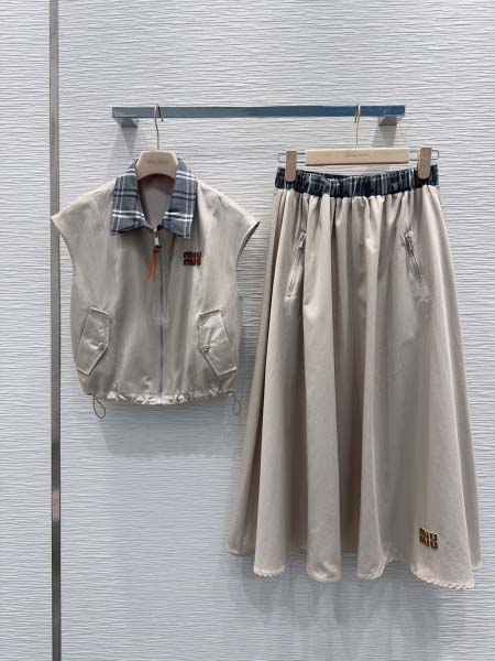 2026年3月9日入荷早春新作Miu Miuセット女性用ファ...