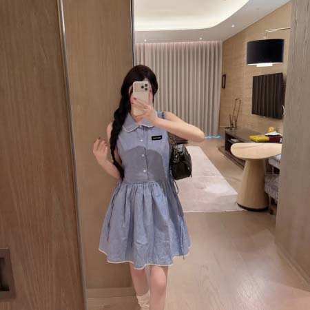 2026年3月9日入荷早春新作MIUMIU女性用ファッション...