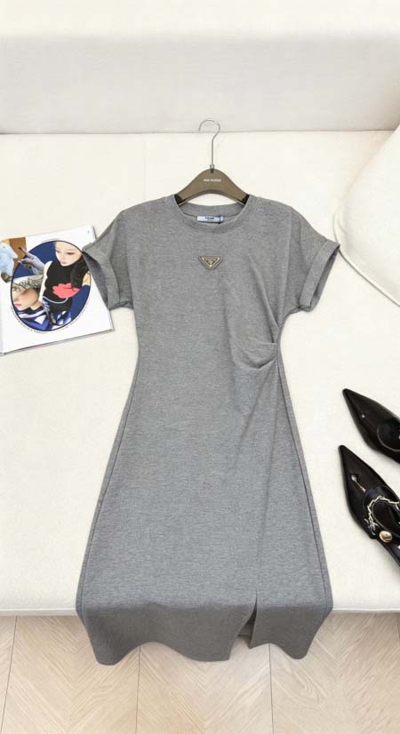 2026年3月9日入荷早春新作prada女性用ファッション/...