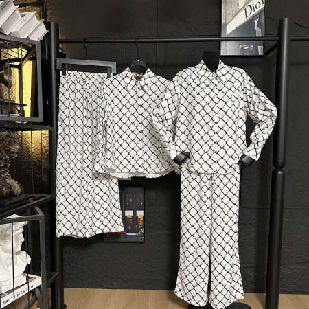 2026年3月21日入荷早春新作Gucci セット女性用ファ...