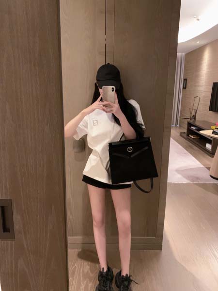 2026年3月22日入荷早春新作Fendi女性用ファッション...