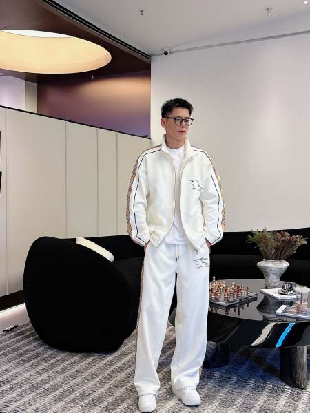 2026年3月25日入荷新作Burberry上下セット 超厳...