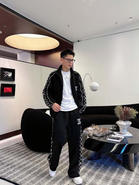 2026年3月25日入荷新作Louis Vuitton上下セ...