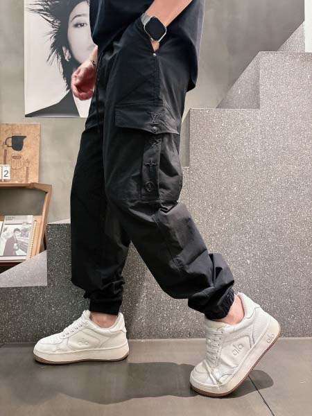 2026年4月1日春夏新作Louis Vuittonスラック...