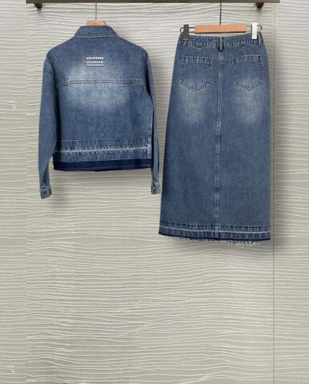 2026年4月4日入荷春夏新作Prada セット 上下高級品復刻 女性服 KL工場