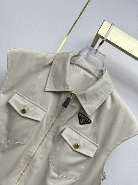 2026年4月4日入荷春夏新作Prada セット 上下高級品復刻 女性服 KL工場