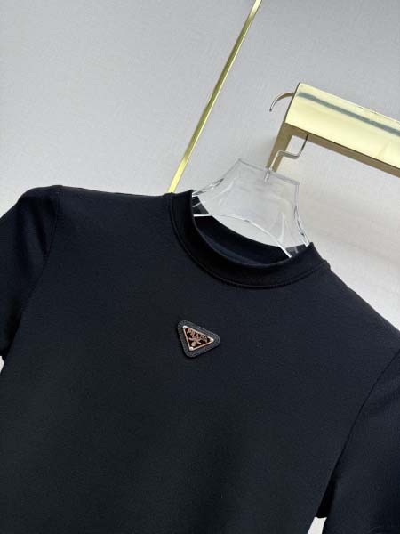 2026年4月4日入荷春夏新作Prada 高級品復刻 女性服 KL工場