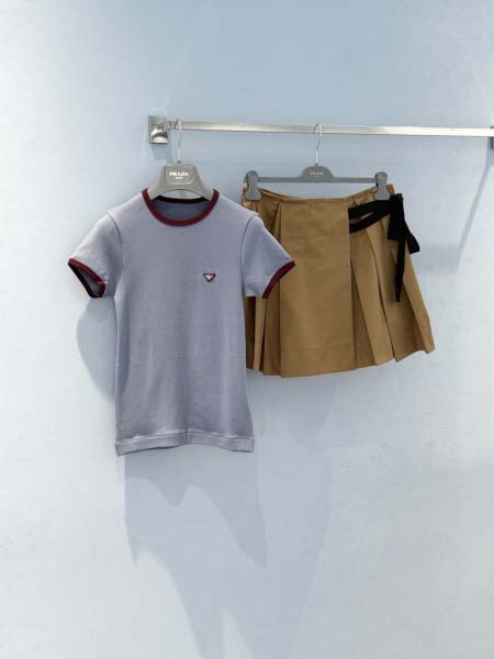 2026年4月4日入荷春夏新作Prada Tシャツ 高級品復...