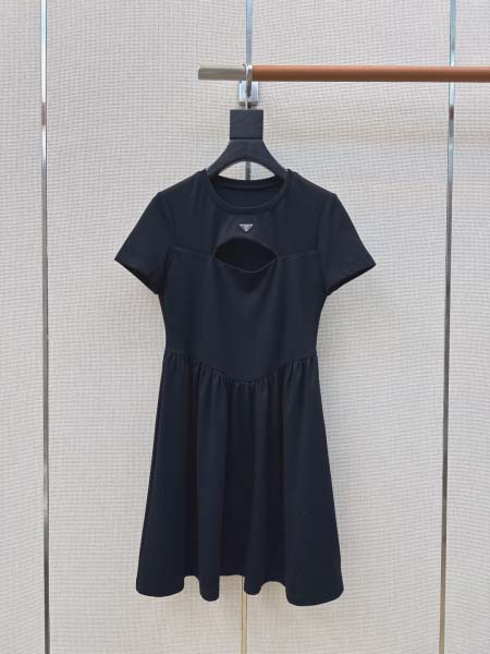 2026年4月4日入荷春夏新作Prada 高級品復刻 女性服...