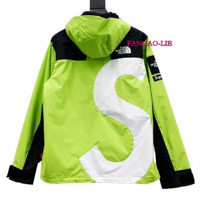 2022年8月人気新作入荷高品質 SUPREME & The North Face アウター