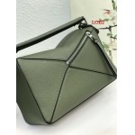 2023早春新作入荷原版復刻 LOEWE バッグ LOE2工場 SIZE:24-14-11