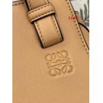 2023早春新作入荷原版復刻 LOEWE バッグ LOE2工場 SIZE:20*18*20cm