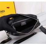 高品質新作入荷 フェンディメンズのバッグ  wp工場 size:23*16*5