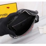 高品質新作入荷 フェンディメンズのバッグ  wp工場 size:18*20*7cm