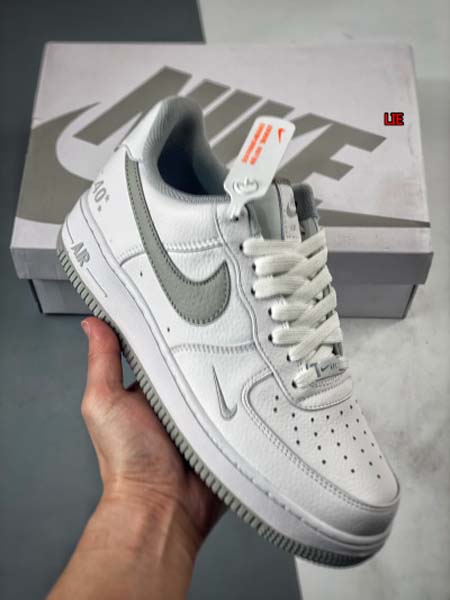 2024年人気新作入荷 NIKE スニーカー LIE工場36...