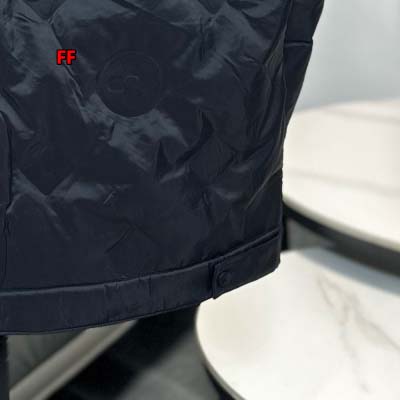 2024年12月23日秋冬新品 PRADA 綿入れの服ジャケットアウター    FF工場