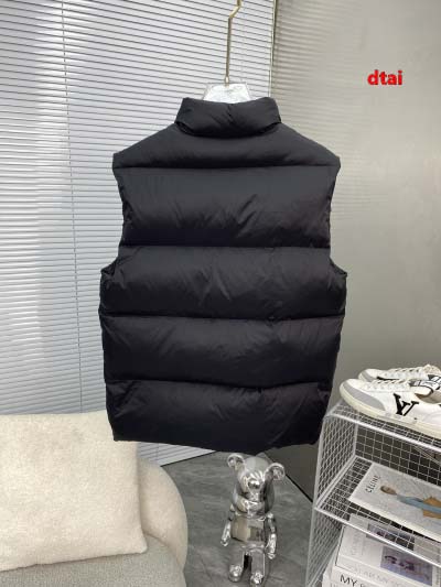2024年12月27日秋冬新品FENDI ダウンジャケットアウターベスト dongtai工場