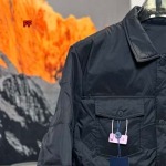 2024年12月23日秋冬新品 PRADA 綿入れの服ジャケットアウター    FF工場