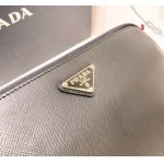 2025年早春新品入荷 PRADA クラッチバッグ 3工場