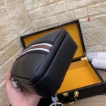 2025年早春新品入荷 グッチ  チェストバッグの男性 3工場