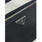 2025年早春新品入荷 PRADA ウエストポーチバッグの男性 3工場