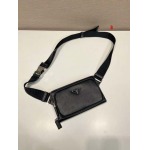 2025年早春新品入荷 PRADA  バッグの男性 3工場