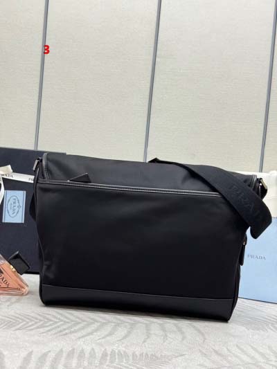2025年早春新品入荷 PRADA  バッグの男性 3工場