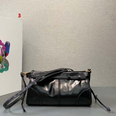 2025年早春新品入荷 PRADA  バッグ  3工場