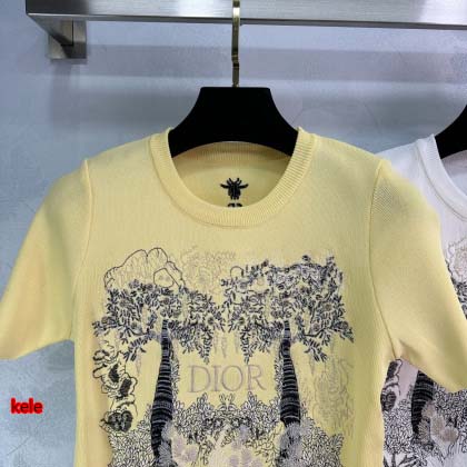 ディオール2025早春刺繍ニットトップス 刺繍が超美しい。 ホワイト