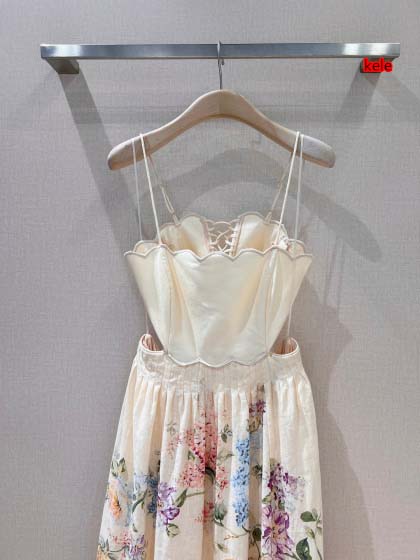 2025年1月26日新作 高品質zimmermann*Mシェルレースミドル丈ホルターワンピース