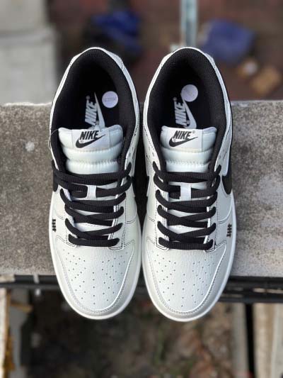 2025年1月27日新品入荷 Nike SB Dunk Low ×Undefeatedスニーカー/ランニングシューズ/カジュアルシューズ