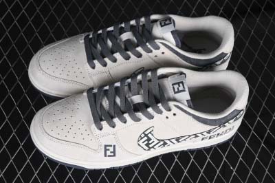2025年1月31日新品入荷Nk SB Dunk Low     Kスニーカー/ランニングシューズ/カジュアルシューズ