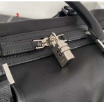 2025年早春新品入荷 PRADA  バッグの男性 3工場