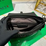 2025年早春新品入荷 Bottega Veneta  バッグの男性 3工場