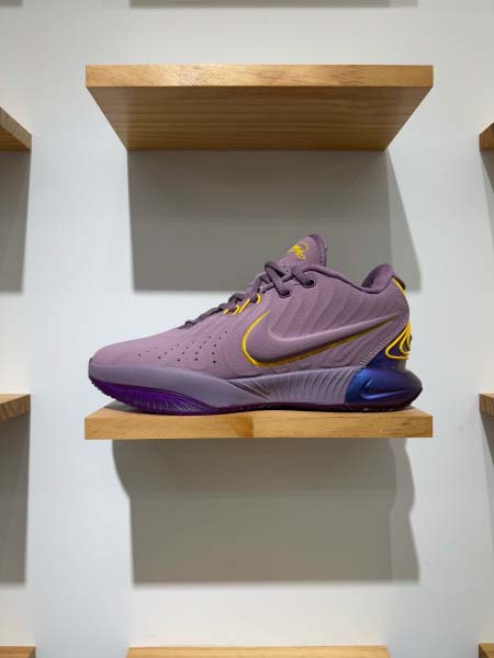 2025年1月25日高品質新品入荷NIke スニーカー/運動...