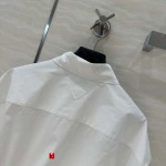 Pradaハイセンスな着こなしに巾着ショートです