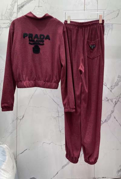 2025年2月3日新作prada 新作ジャージの上下