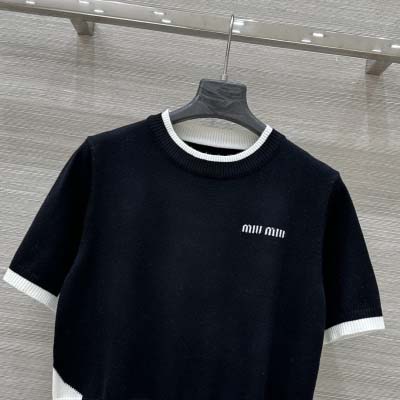 2025年2月5日新商品「miumiu」ニットの半袖上着