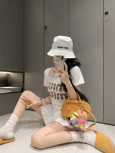 2025年2月9日新品 miumiu 半袖 Tシャツcan 工場