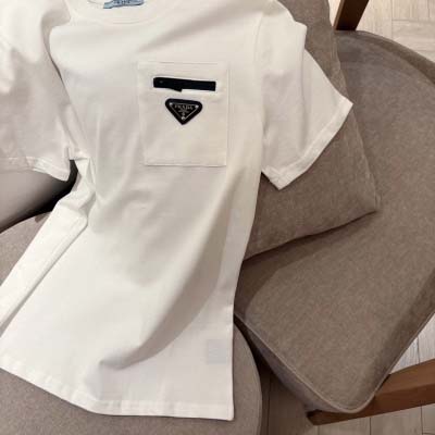 2025年2月9日新品入荷prada 半袖Tシャツ can 工場