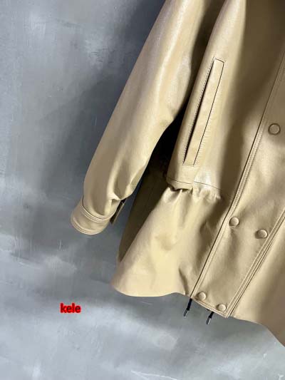 2025年2月11日バレンシアガ新作コート羊の皮  kele 工場
