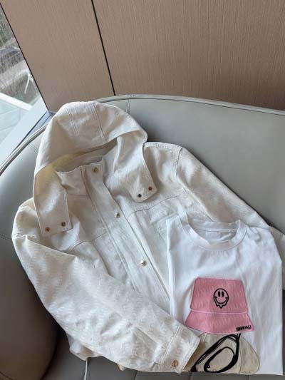 2025年2月3日 新品 miumiu コート+半袖