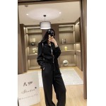 2025年2月3日新作 prada 新作ジャージの上下