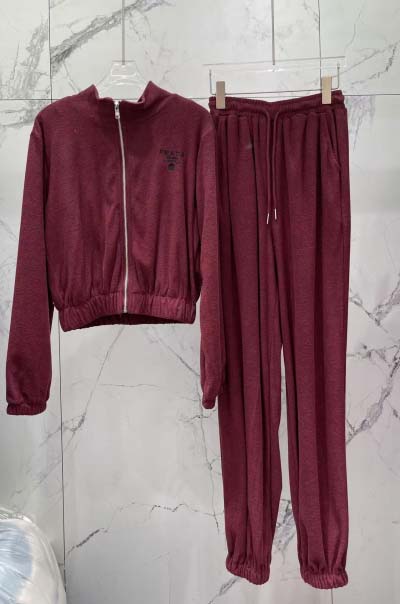2025年2月3日新作prada 新作ジャージの上下